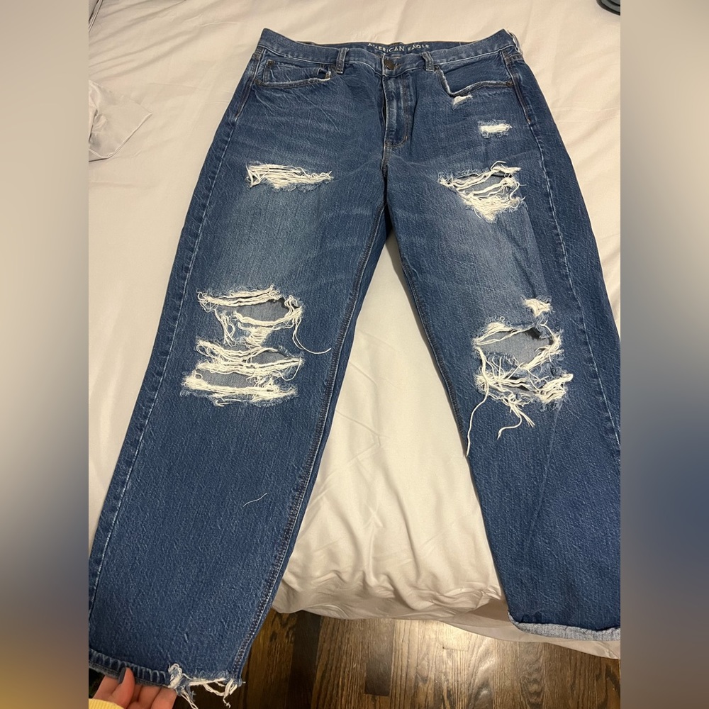 Ripped American eagle mom jeans